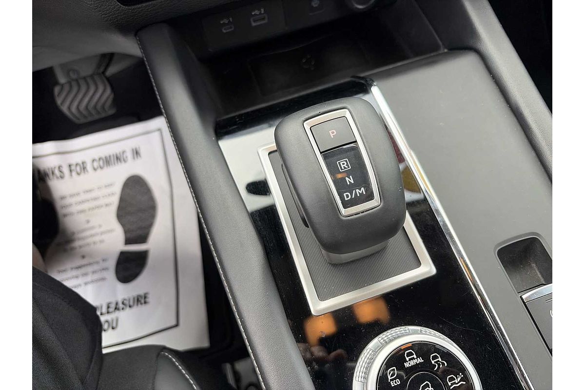 2022 Mitsubishi Outlander SE