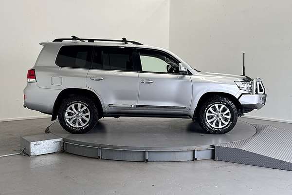 2017 Toyota Landcruiser Sahara VDJ200R