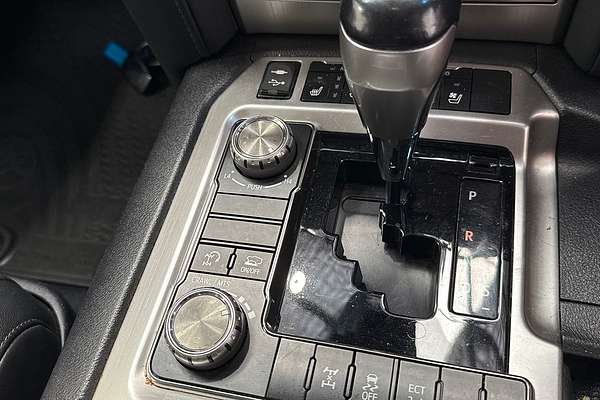 2017 Toyota Landcruiser Sahara VDJ200R