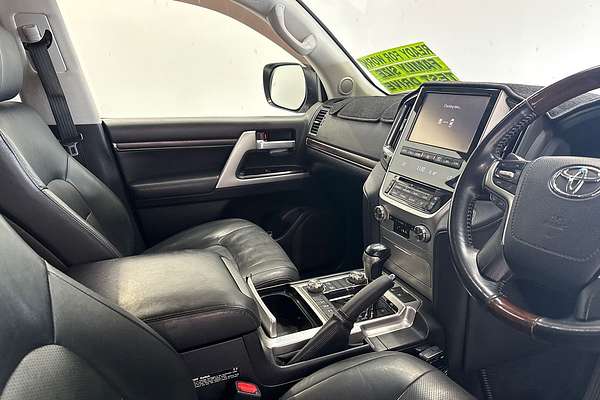 2017 Toyota Landcruiser Sahara VDJ200R