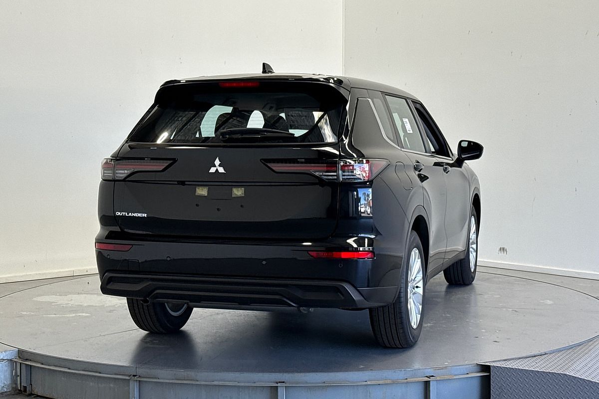 2025 Mitsubishi Outlander ES ZM