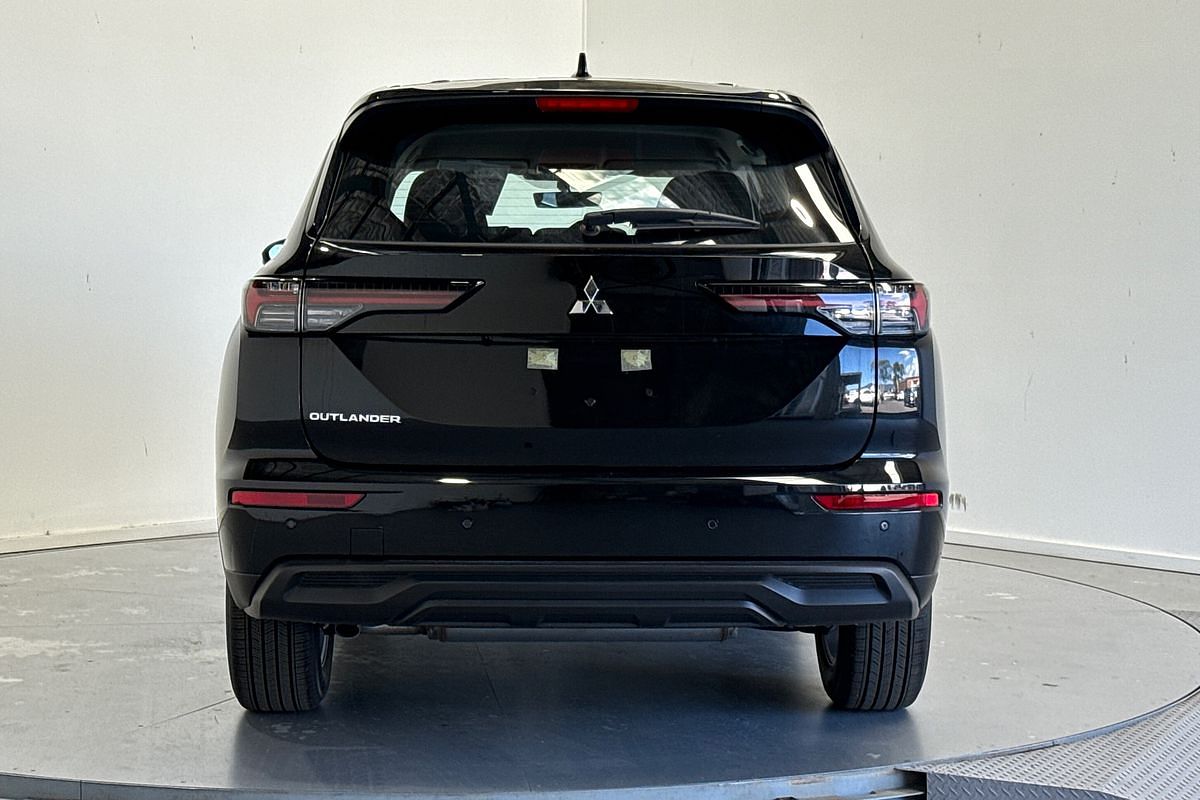 2025 Mitsubishi Outlander ES ZM