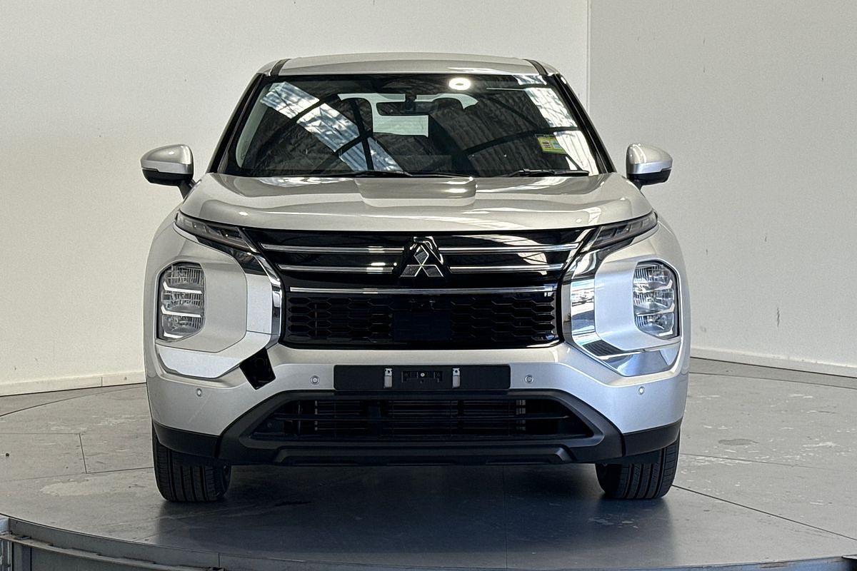 2025 Mitsubishi Outlander ES ZM