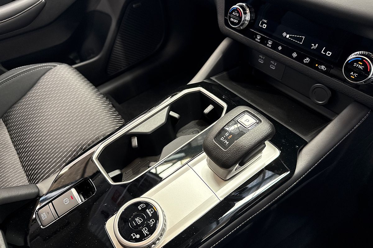 2025 Mitsubishi Outlander ES ZM