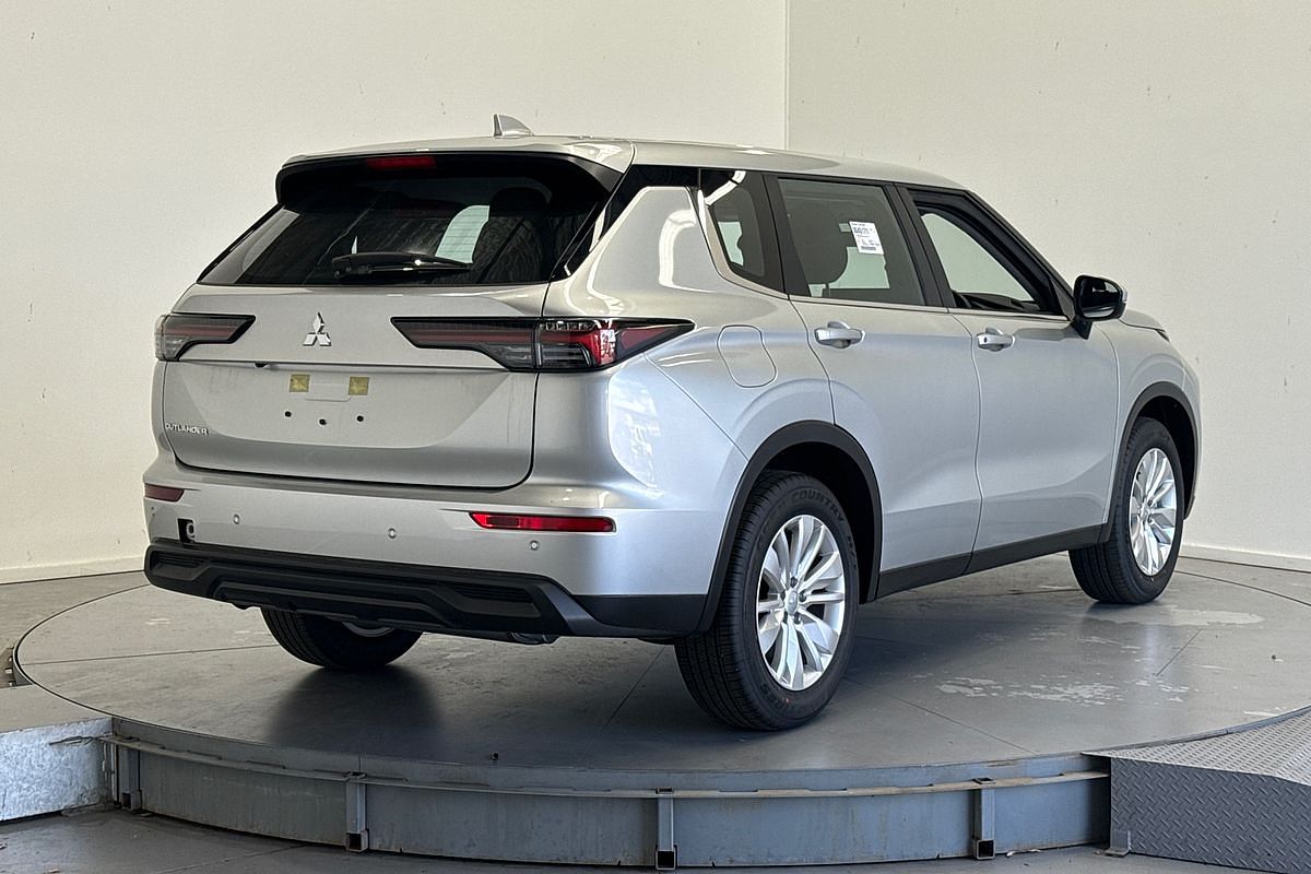 2025 Mitsubishi Outlander ES ZM