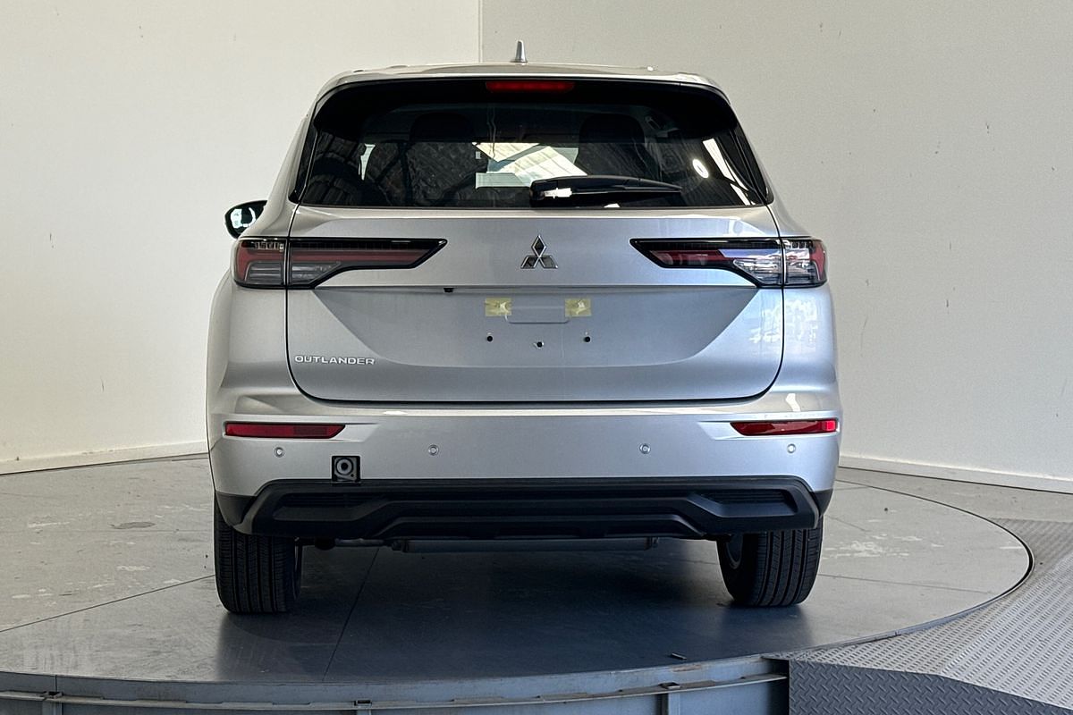 2025 Mitsubishi Outlander ES ZM