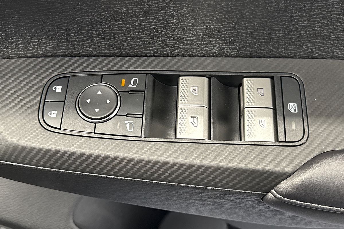 2025 Mitsubishi Outlander ES ZM