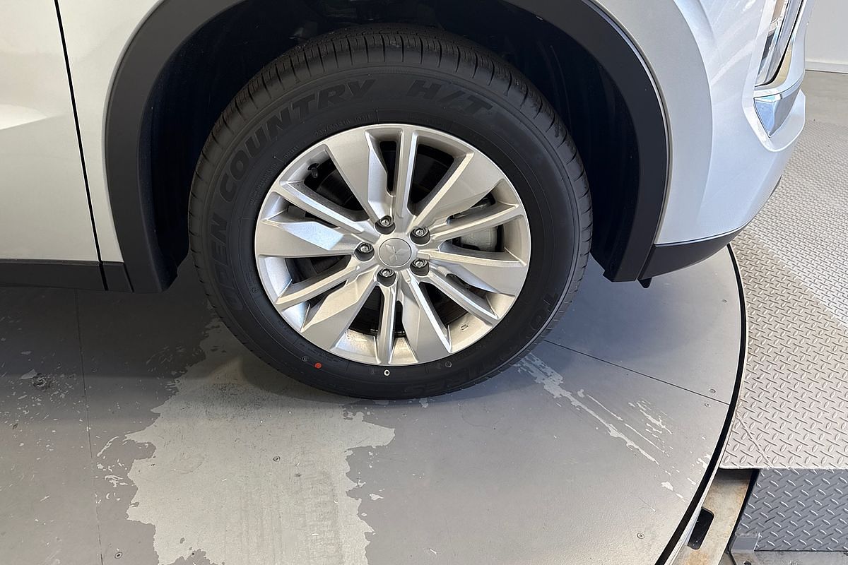 2025 Mitsubishi Outlander ES ZM