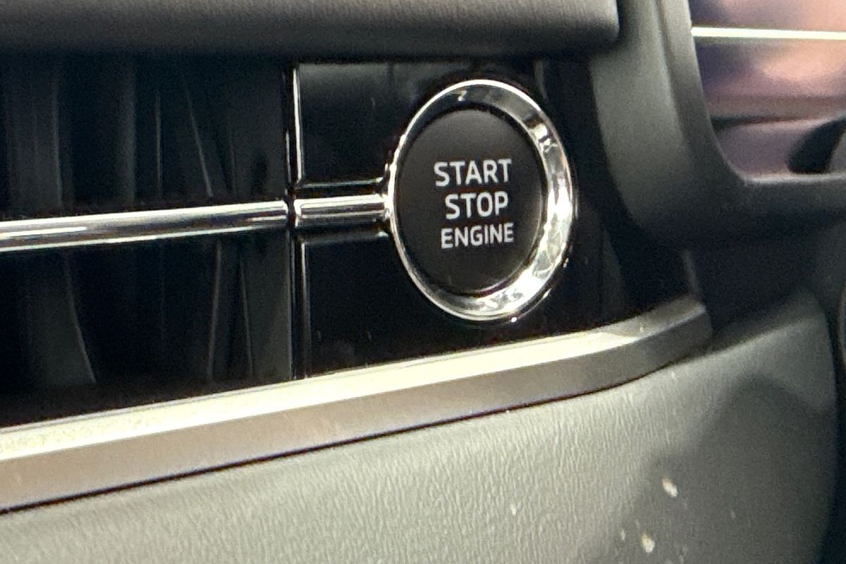 2025 Mitsubishi Outlander ES ZM