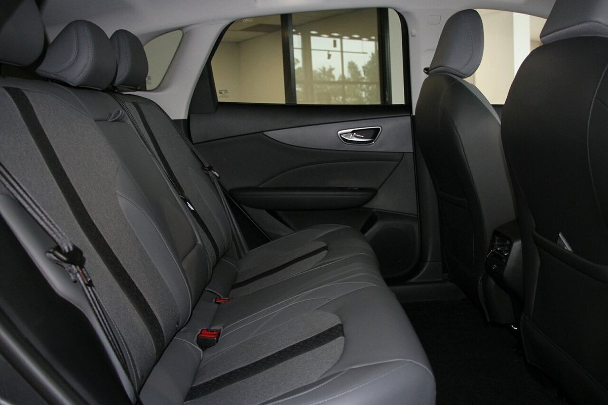 2025 MG MGS5 EV Essence 62 ZS3EM