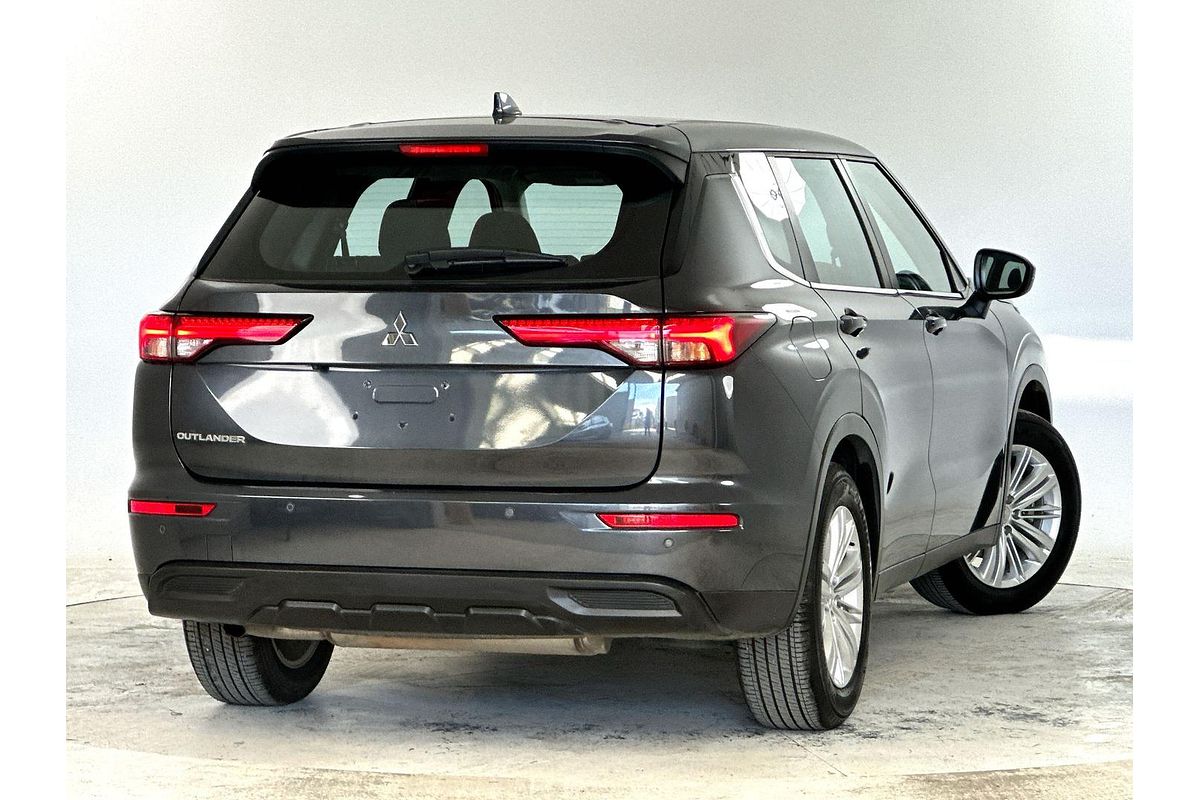 2024 Mitsubishi Outlander ES ZM