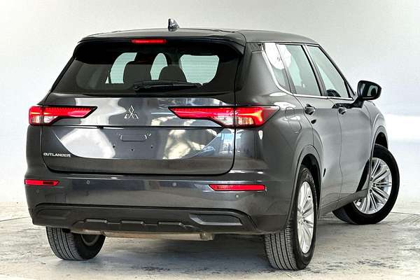 2024 Mitsubishi Outlander ES ZM