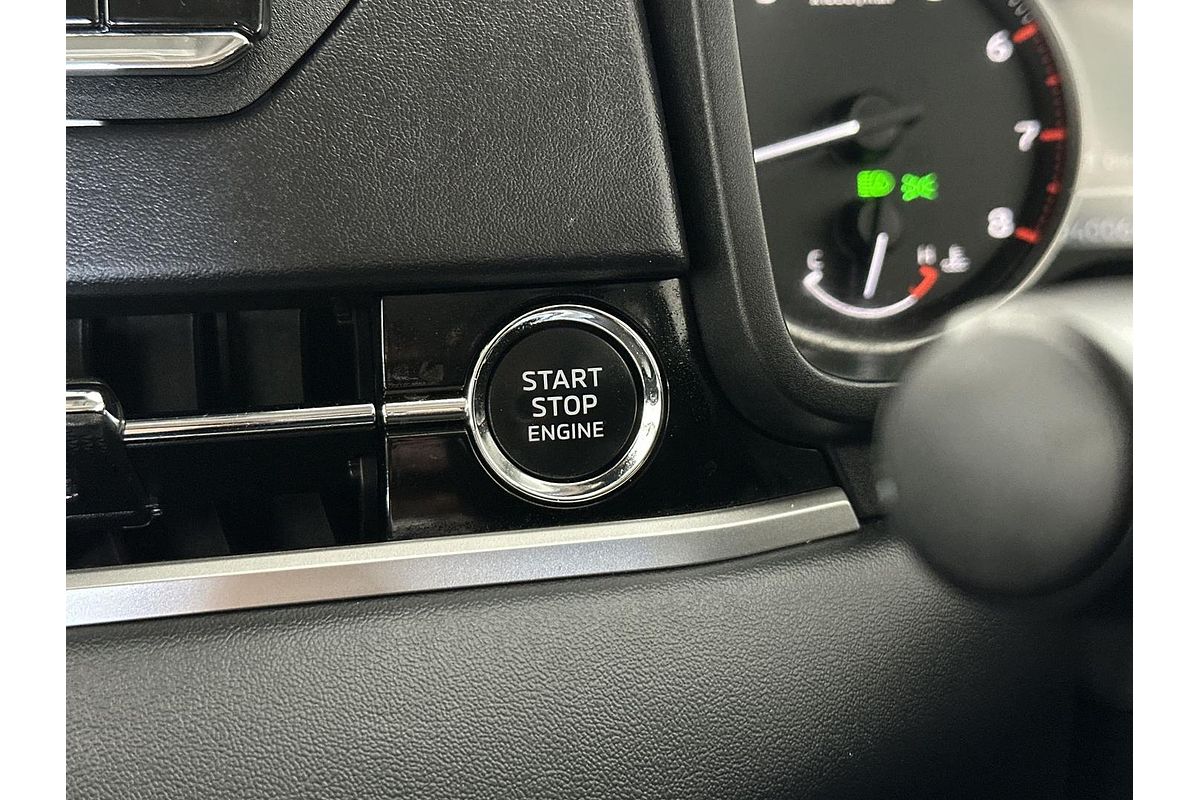 2024 Mitsubishi Outlander ES ZM