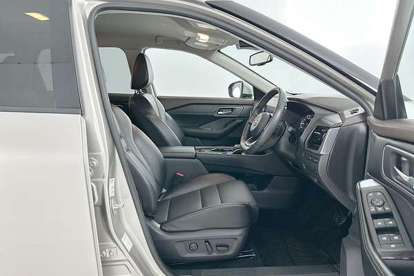 2024 Nissan X-TRAIL ST-L T33