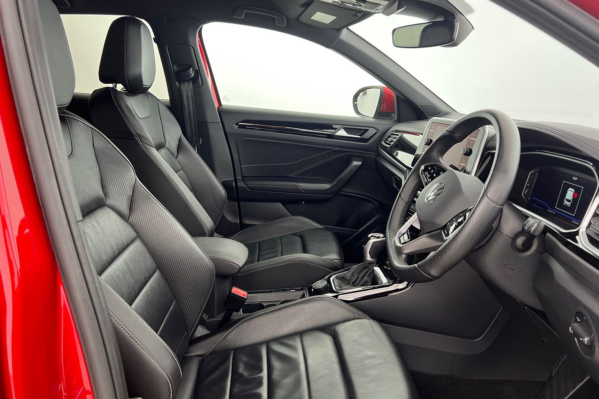 2022 Volkswagen T-Roc 140TSI R-Line D11