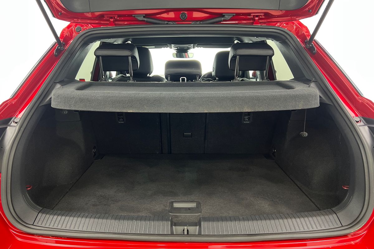 2022 Volkswagen T-Roc 140TSI R-Line D11