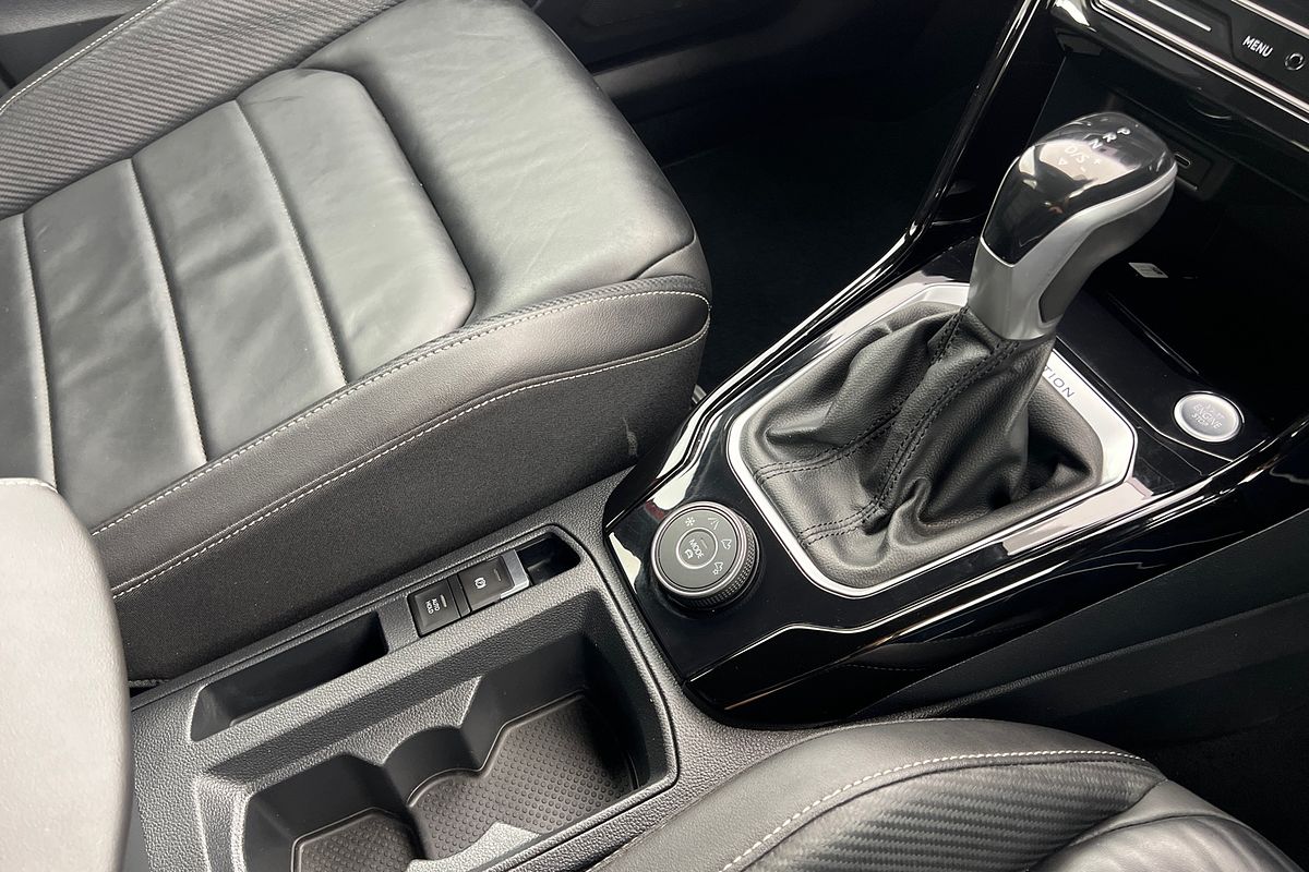 2022 Volkswagen T-Roc 140TSI R-Line D11