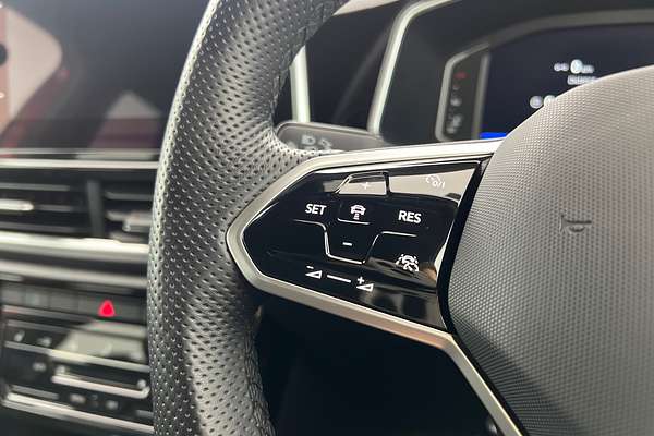 2022 Volkswagen T-Roc 140TSI R-Line D11 thumb-11