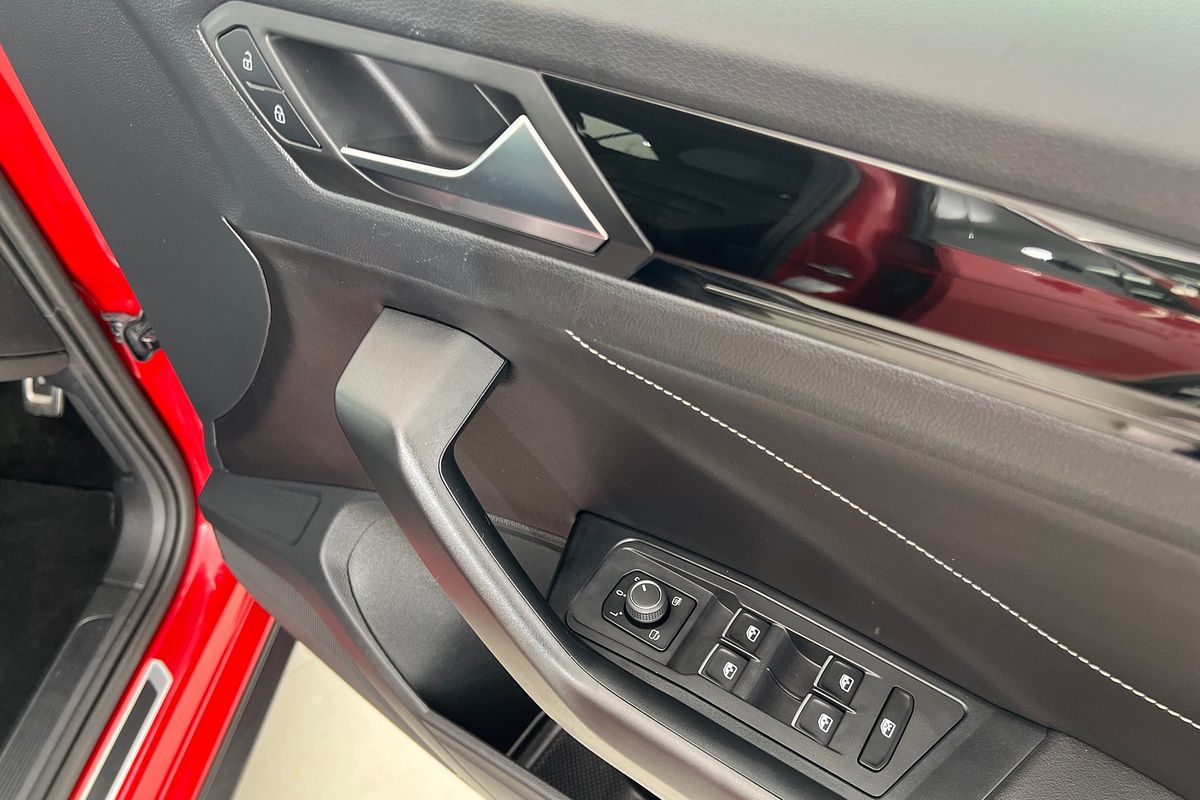 2022 Volkswagen T-Roc 140TSI R-Line D11