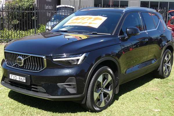 2024 Volvo XC40 Plus B4