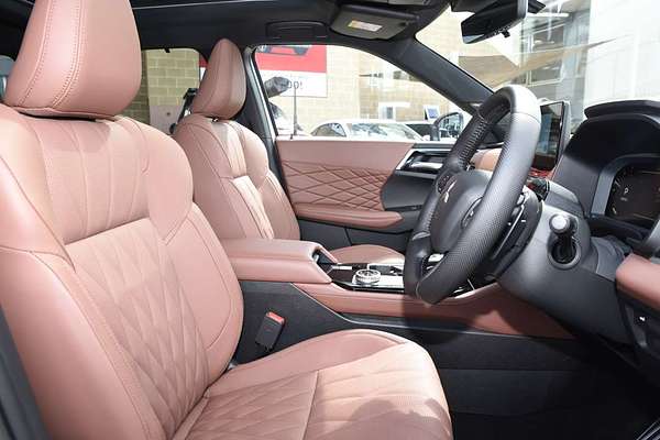 2025 Mitsubishi Outlander Exceed Tourer ZM thumb-9