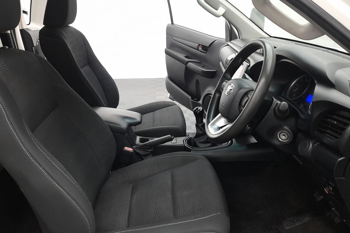 2016 Toyota Hilux SR GUN126R 4X4