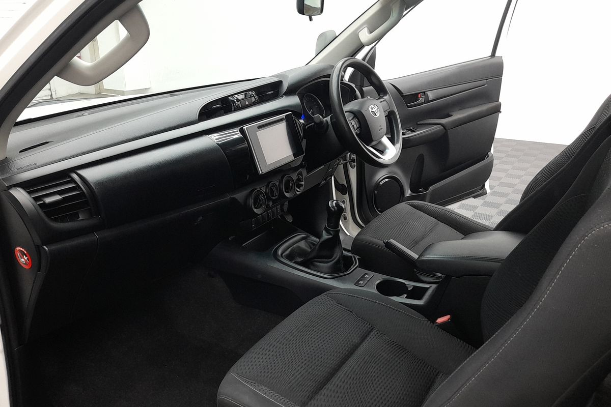 2016 Toyota Hilux SR GUN126R 4X4