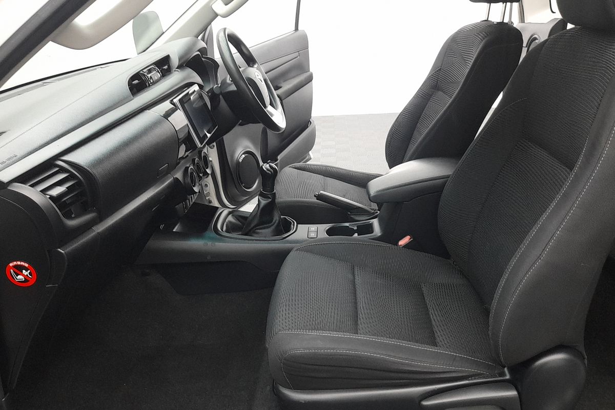 2016 Toyota Hilux SR GUN126R 4X4