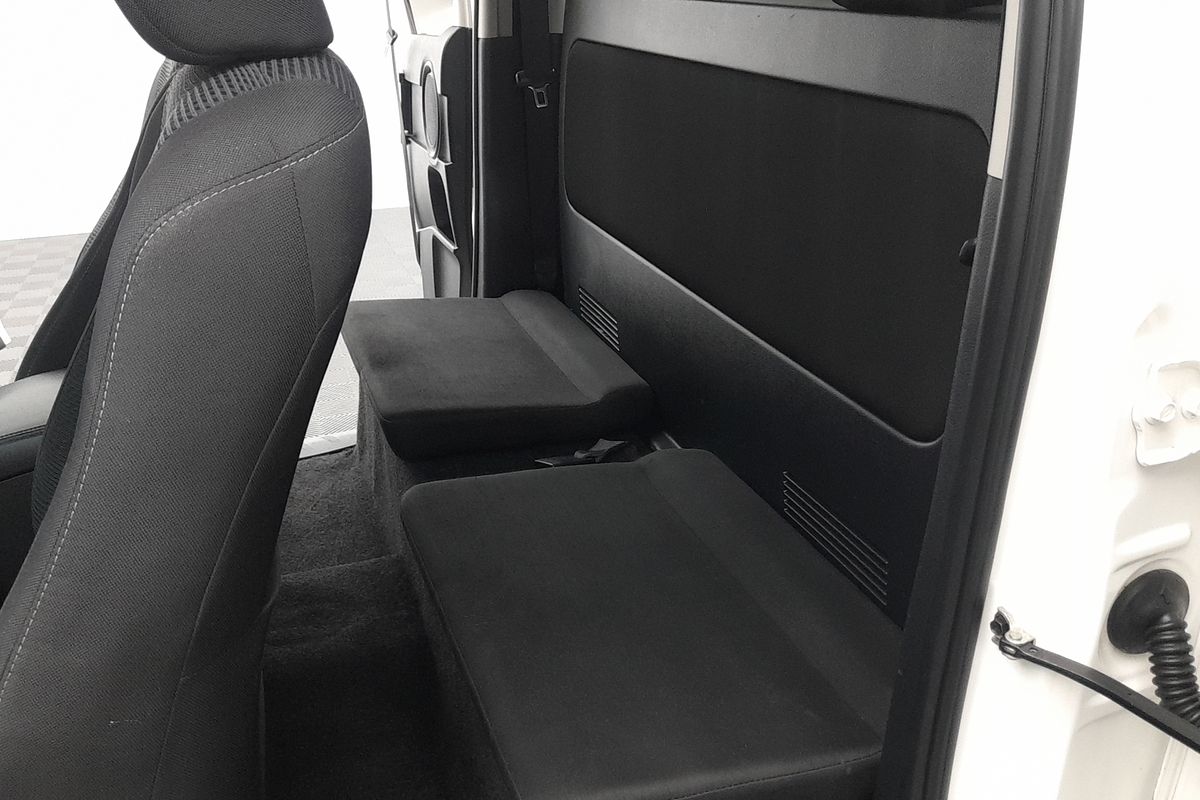 2016 Toyota Hilux SR GUN126R 4X4