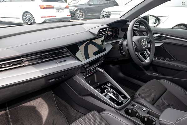 2025 Audi A3 35 TFSI S line GY