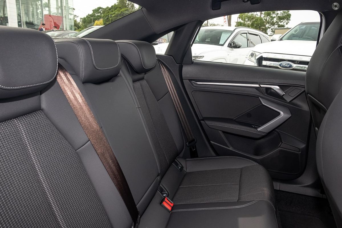 2025 Audi A3 35 TFSI S line GY