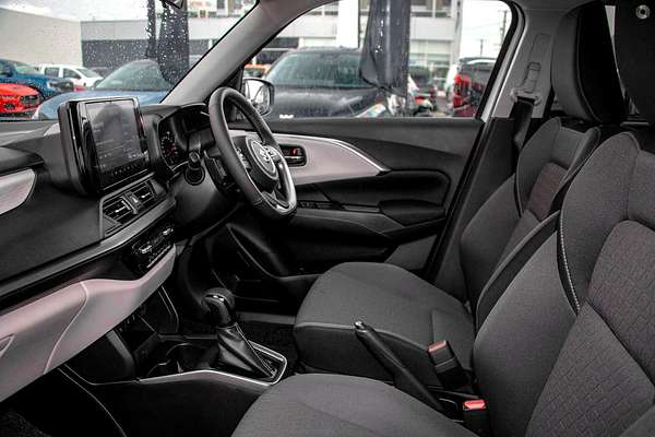 2025 Suzuki Swift Hybrid GLX UZ