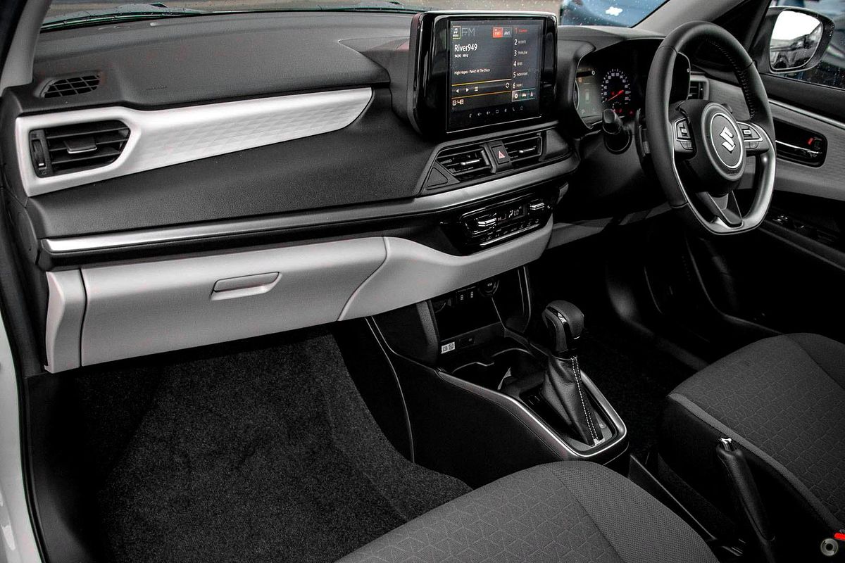 2025 Suzuki Swift Hybrid GLX UZ