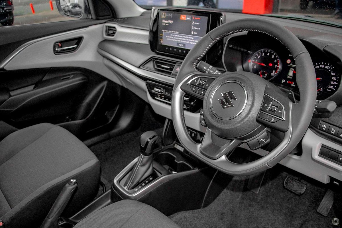 2025 Suzuki Swift Hybrid GLX UZ