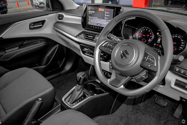 2025 Suzuki Swift Hybrid GLX UZ