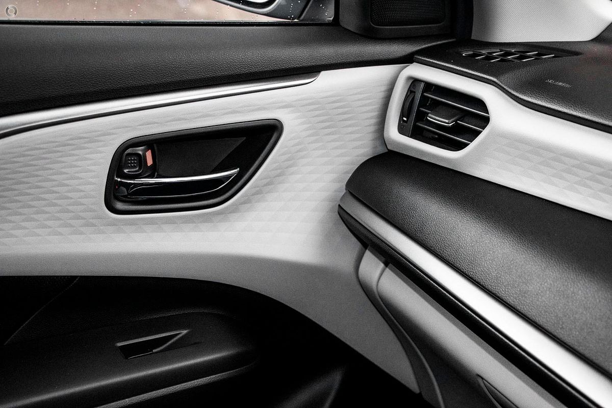 2025 Suzuki Swift Hybrid GLX UZ