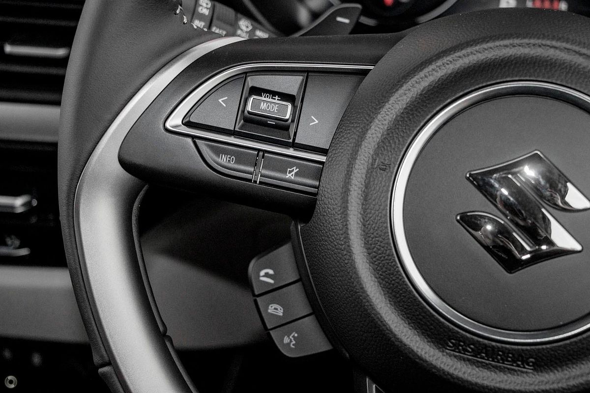 2025 Suzuki Swift Hybrid GLX UZ