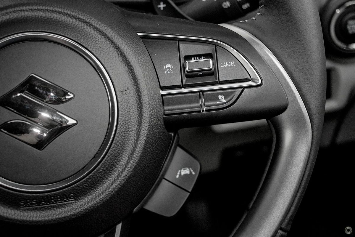 2025 Suzuki Swift Hybrid GLX UZ