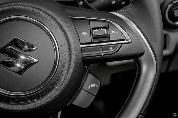 2025 Suzuki Swift Hybrid GLX UZ