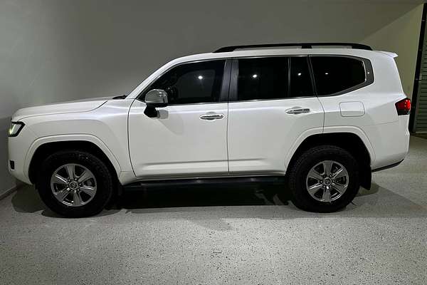 2021 Toyota Landcruiser Sahara FJA300R