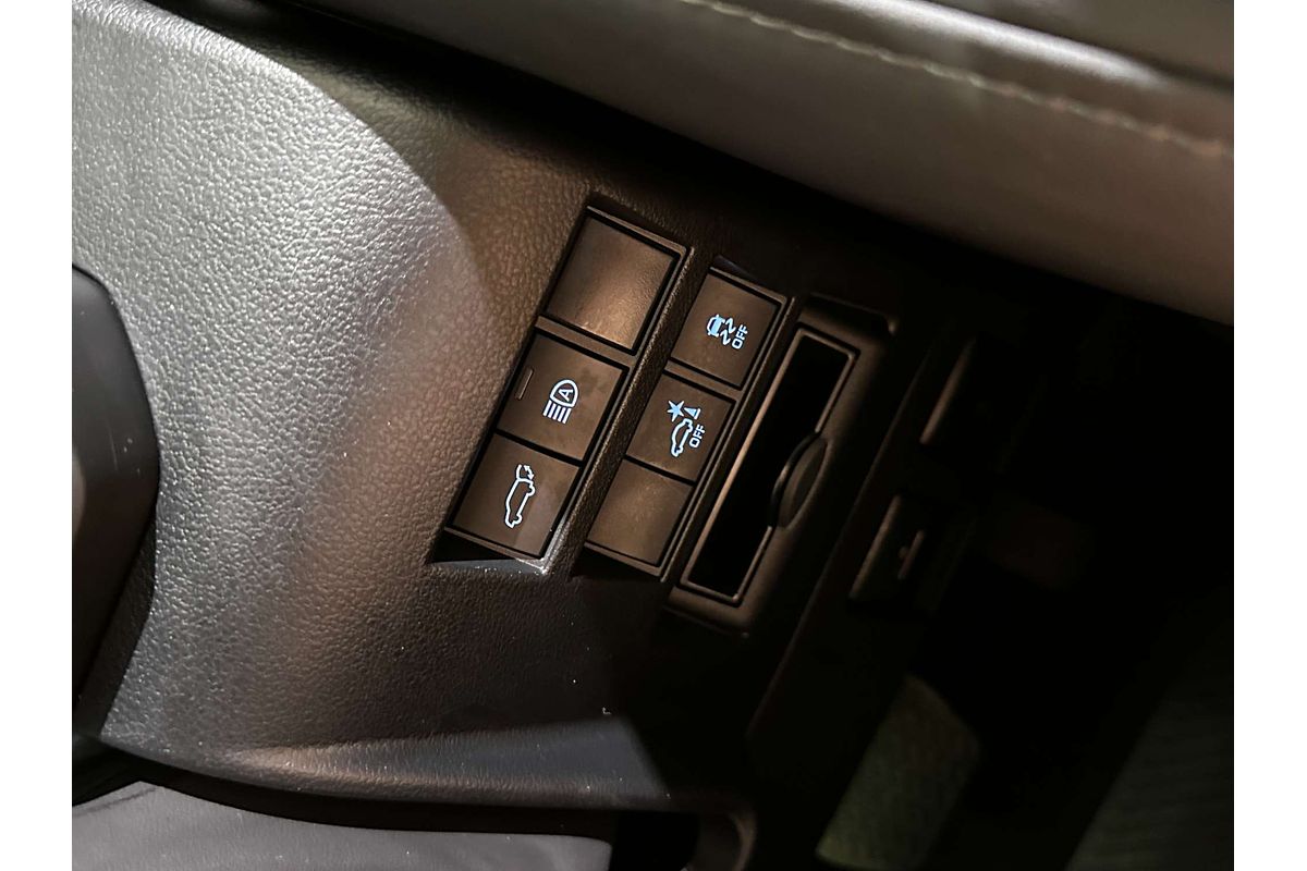 2021 Toyota Landcruiser Sahara FJA300R