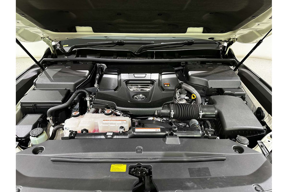 2021 Toyota Landcruiser Sahara FJA300R