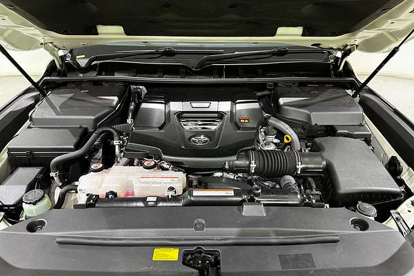 2021 Toyota Landcruiser Sahara FJA300R