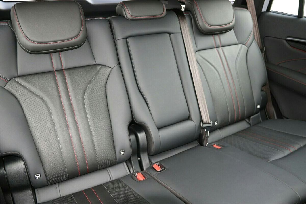 2025 Isuzu MU-X X-TERRAIN