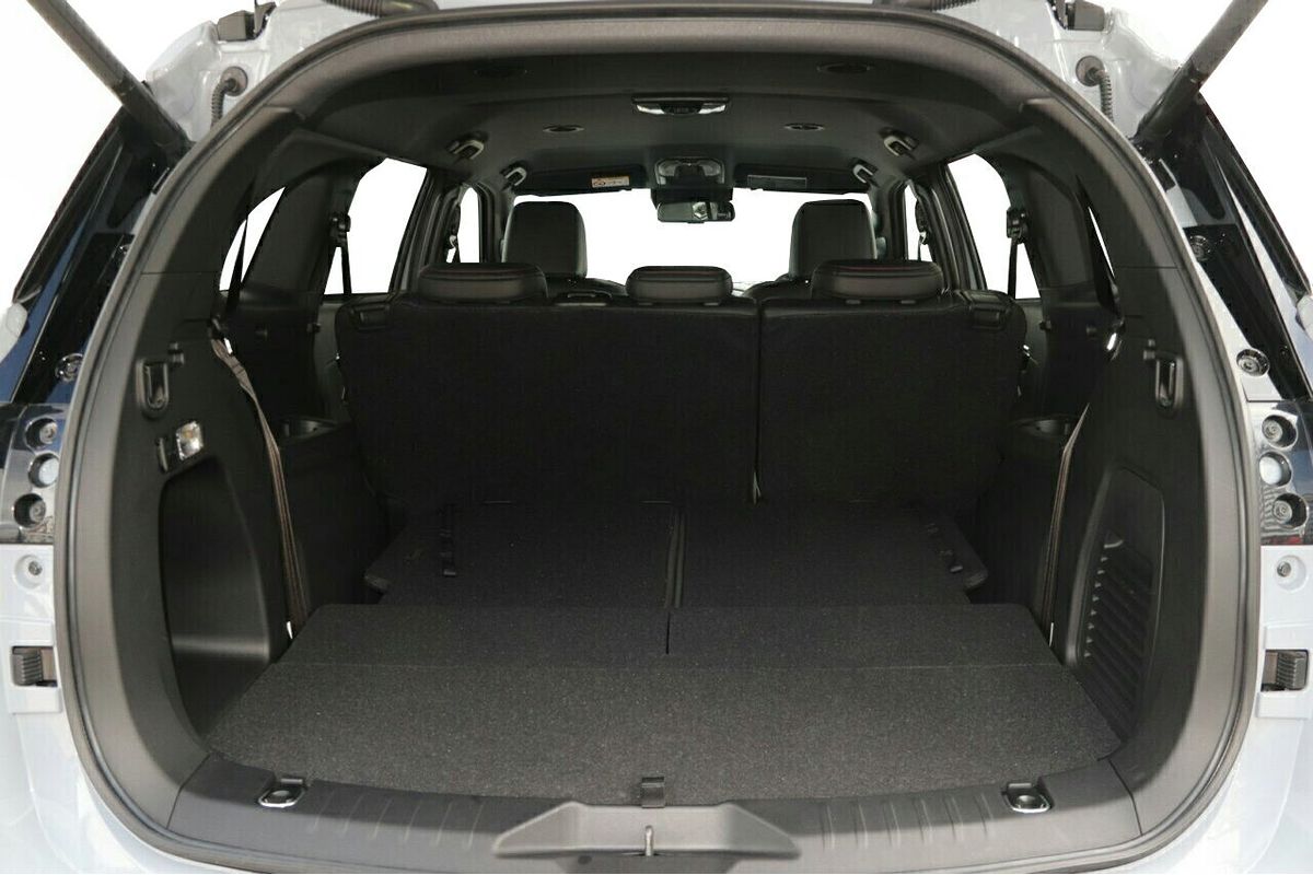 2025 Isuzu MU-X X-TERRAIN