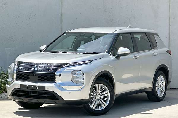 2024 Mitsubishi Outlander ES ZM