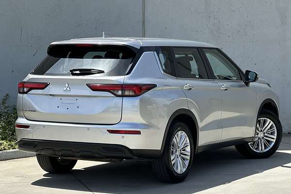 2024 Mitsubishi Outlander ES ZM