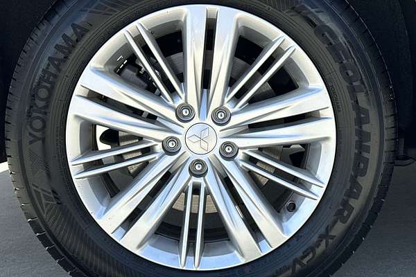 2024 Mitsubishi Outlander ES ZM