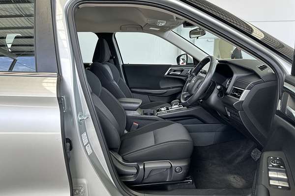 2024 Mitsubishi Outlander ES ZM