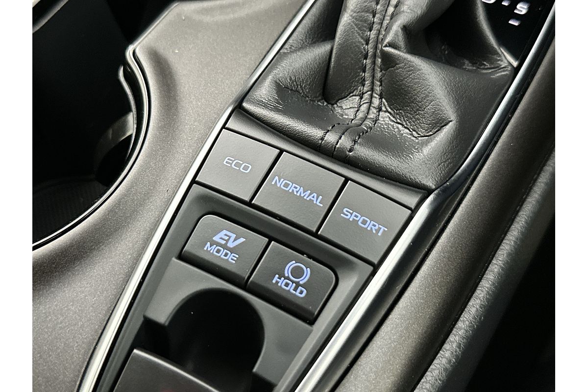 2024 Toyota Camry Ascent AXVH70R